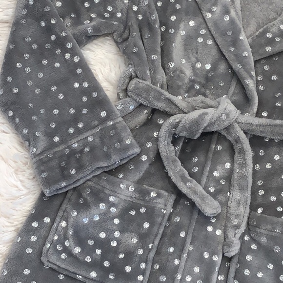 BCBGIRLS ROBE - Picture 5 of 9